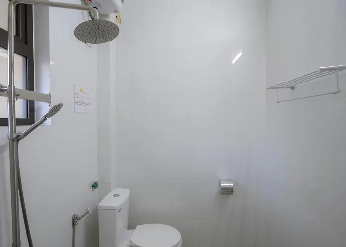 Fancy Hostel&bar 2* Hạ Long