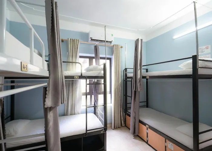 Fancy Hostel&bar 2* Hạ Long