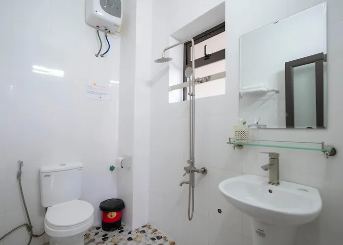 Fancy Hostel&bar 2* Hạ Long